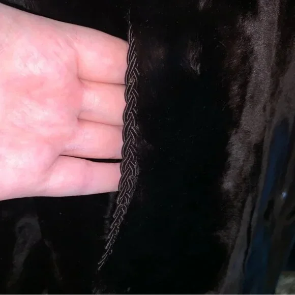 Vintage Daytons Calgary Fur Coat Mid Length - Picture 10 of 12